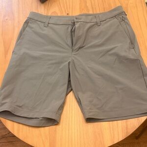 lululemon Men's Commission Classic Fit Short 9” - Grey Sage - Warpstream